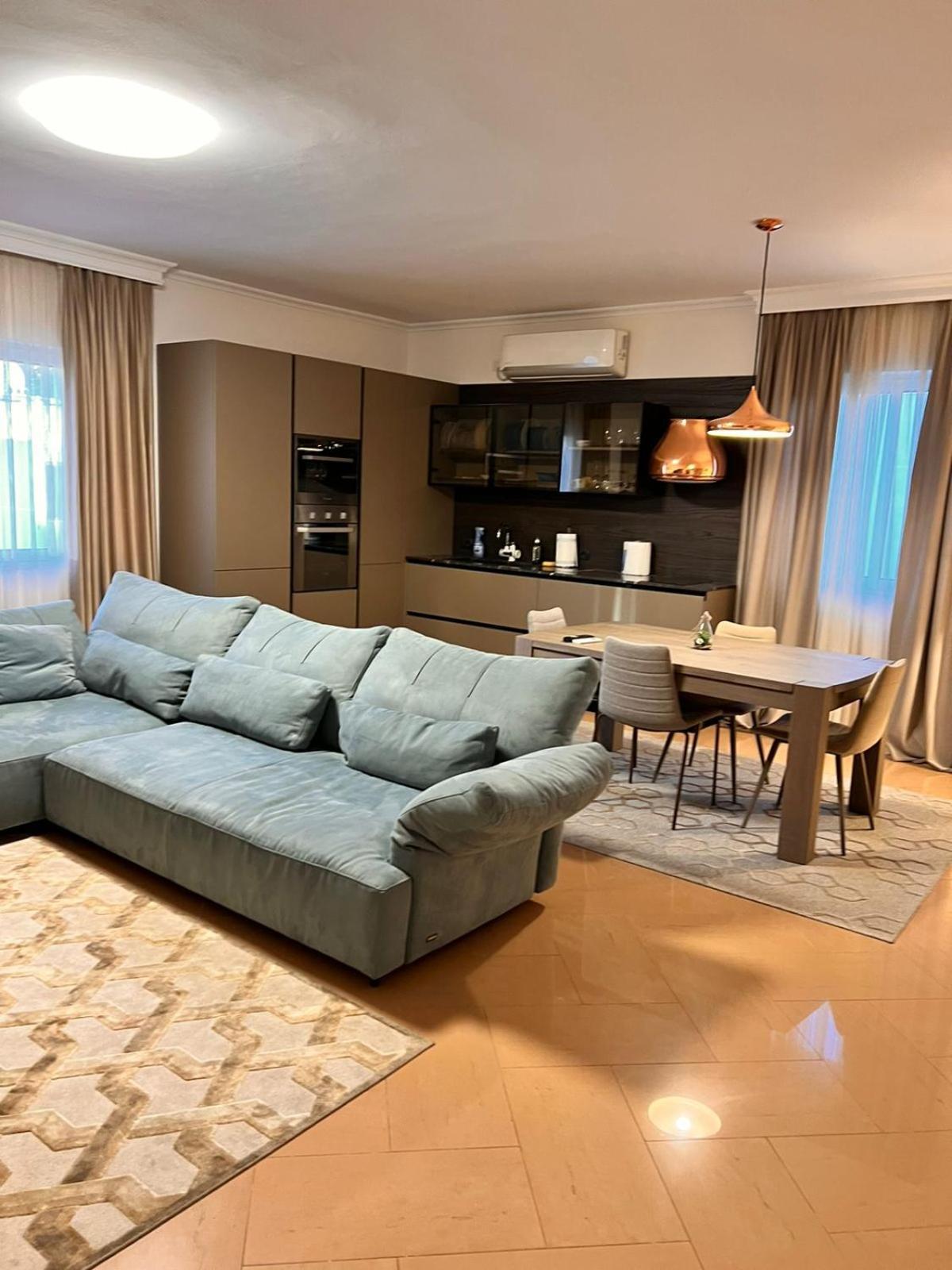 Villa Chaplin 티라나 외부 사진